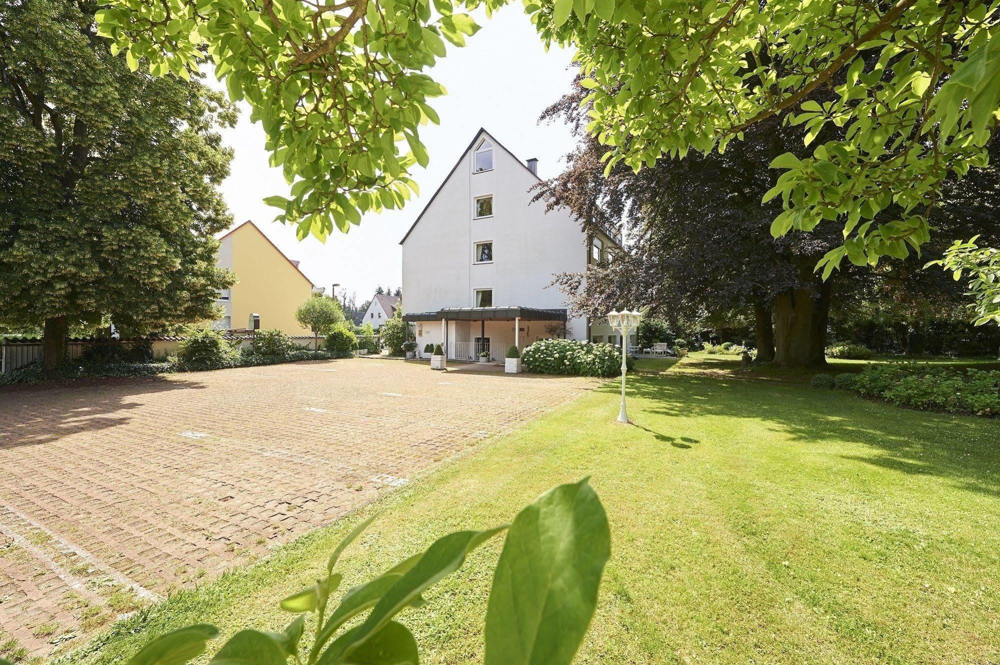 Park Hotel Nuremberg Exterior photo
